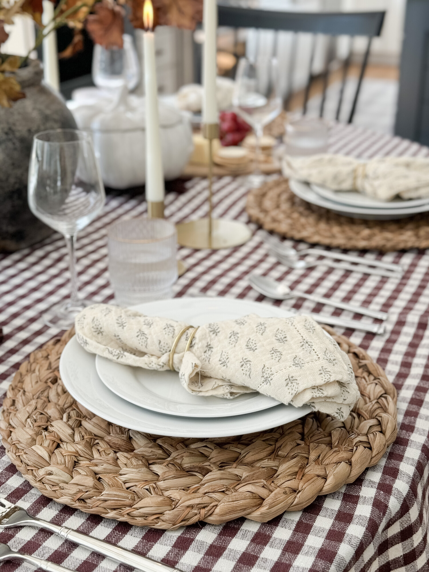 Harvest Hosting Tablescape Essentials for Thanksgiving | hosting, holiday hosting, tablescape, thanksgiving dinner, thanksgiving hosting, glassware, holiday, Thanksgiving