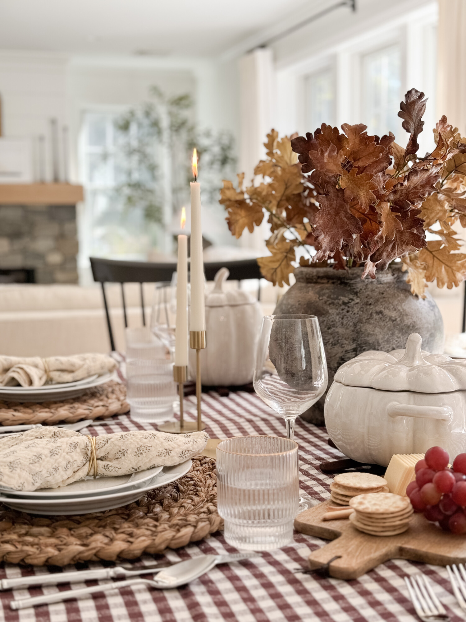 Harvest Hosting Tablescape Essentials for Thanksgiving | hosting, holiday hosting, tablescape, thanksgiving dinner, thanksgiving hosting, faux florals, fall decor, fall home, seasonal decor, plaid tablecloth 